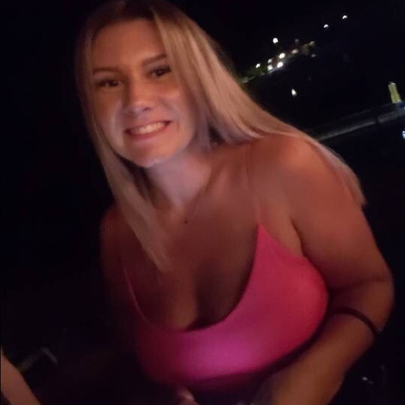 Meet your Posher, Cassie - Picture 1 of 1